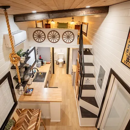 Unique Tiny Home Minutes From Downtown